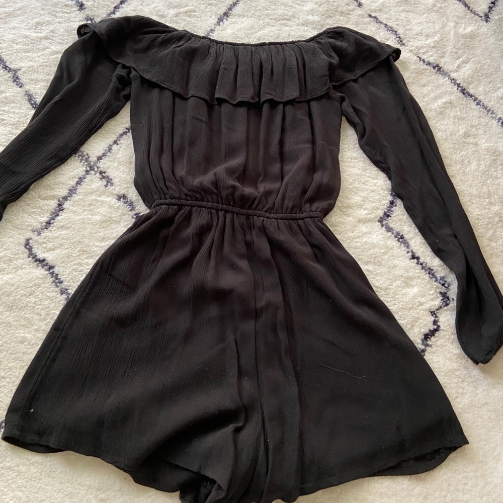 hollister off the shoulder romper - Picture 3 of 5